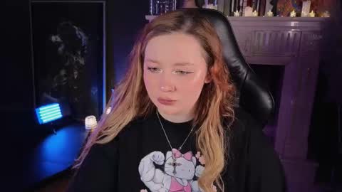 Snapshot of carolina_winter chatting on 03/22/26, 08:18 Mira online show from 03/22/26, 08:18