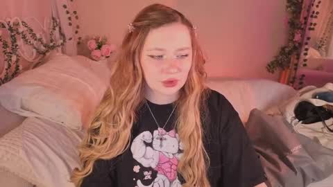 Snapshot of carolina_winter chatting on 03/27/26, 05:46 Mira online show from 03/27/26, 05:46