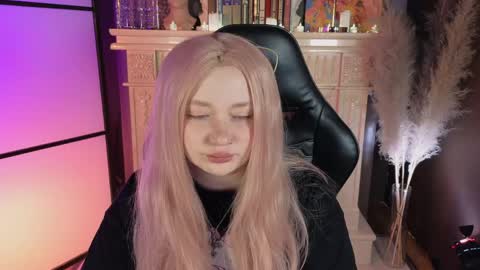 Snapshot of carolina_winter chatting on 03/29/26, 05:29 Mira online show from 03/29/26, 05:29