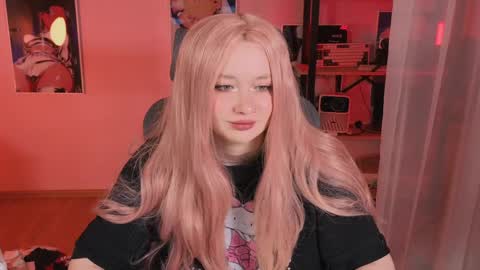 Snapshot of carolina_winter chatting on 03/31/26, 05:08 Mira online show from 03/31/26, 05:08