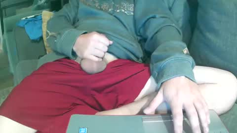 Snapshot of carolinaboy01 chatting on 10/05/25, 12:14 carolinaboy01 online show from 10/05/25, 12:14