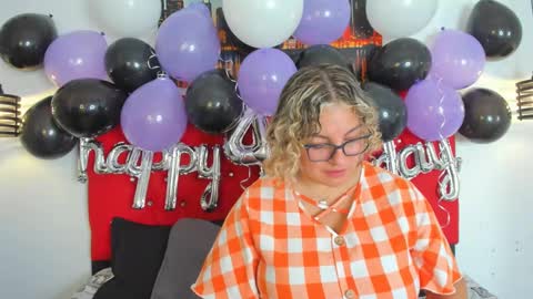 Snapshot of carolinacrus01 chatting on 10/01/25, 03:07 Carolina online show from 10/01/25, 03:07