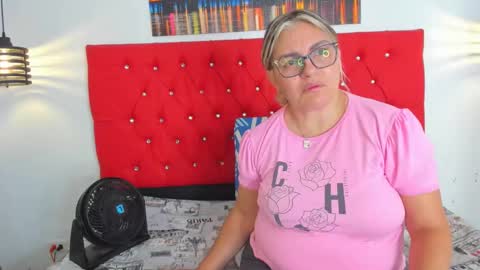 Snapshot of carolinacrus01 chatting on 10/02/25, 05:09 Carolina online show from 10/02/25, 05:09