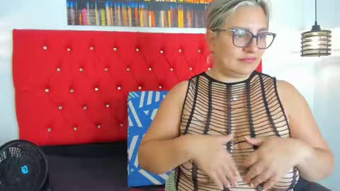 Snapshot of carolinacrus01 chatting on 10/15/25, 05:24 Carolina online show from 10/15/25, 05:24