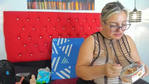 Snapshot of carolinacrus01 chatting on 10/17/25, 07:05 Carolina online show from 10/17/25, 07:05