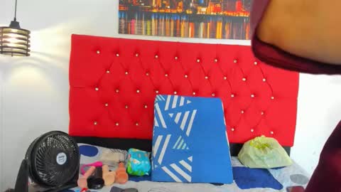 Snapshot of carolinacrus01 chatting on 10/29/25, 06:31 Carolina online show from 10/29/25, 06:31