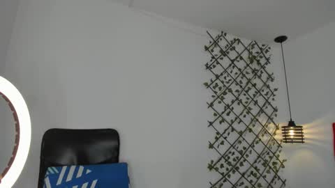 Snapshot of carolinacrus01 chatting on 11/17/25, 04:35 Carolina online show from 11/17/25, 04:35