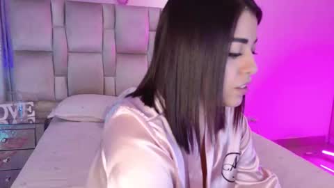 caroline online show from 11/30/25, 04:49