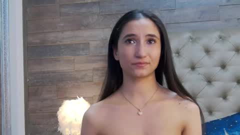 Snapshot of carolinahart chatting on 01/05/26, 05:27 carolinahart online show from 01/05/26, 05:27