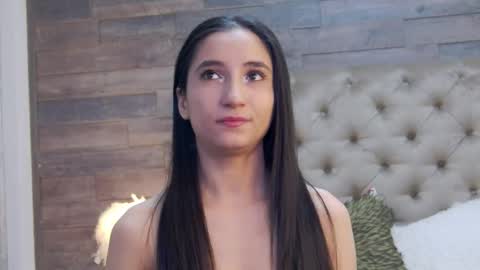 Snapshot of carolinahart chatting on 01/13/26, 06:51 carolinahart online show from 01/13/26, 06:51