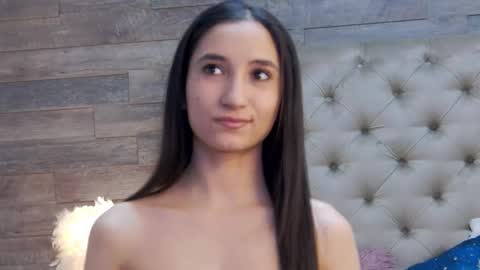 Snapshot of carolinahart chatting on 01/14/26, 11:16 carolinahart online show from 01/14/26, 11:16