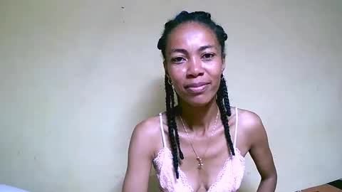 Snapshot of caroline151047 chatting on 02/03/25, 06:02 caroline151047 online show from 02/03/25, 06:02