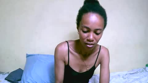 Snapshot of caroline151047 chatting on 02/06/25, 05:30 caroline151047 online show from 02/06/25, 05:30