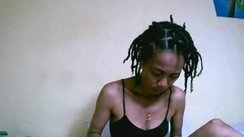 Snapshot of caroline151047 chatting on 02/21/25, 10:28 caroline151047 online show from 02/21/25, 10:28