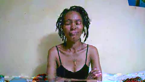 Snapshot of caroline151047 chatting on 02/21/25, 01:44 caroline151047 online show from 02/21/25, 01:44