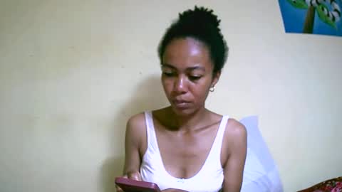 Snapshot of caroline151047 chatting on 02/24/25, 06:05 caroline151047 online show from 02/24/25, 06:05