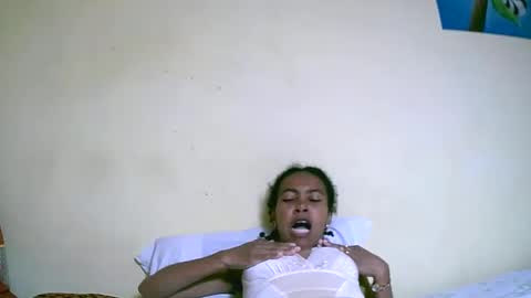 Snapshot of caroline151047 chatting on 02/27/25, 09:32 caroline151047 online show from 02/27/25, 09:32