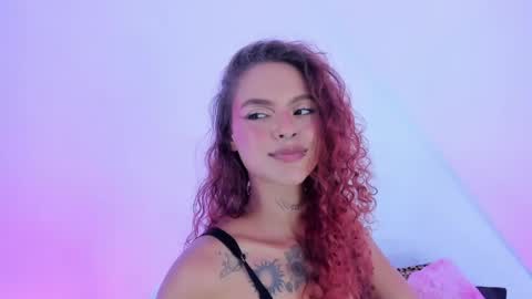 Snapshot of caroline_clark420 chatting on 05/25/26, 02:28 Caroline Clark online show from 05/25/26, 02:28