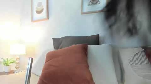  Caroline  online show from 05/25/26, 10:32