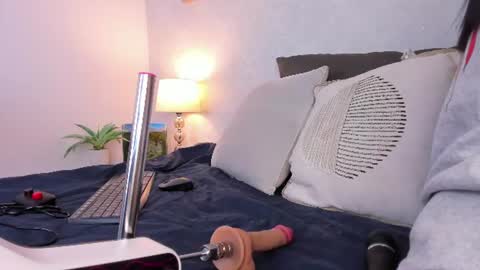  Caroline  online show from 06/18/26, 11:36