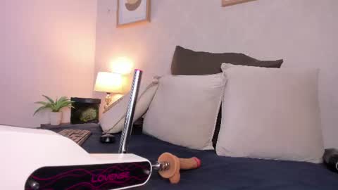  Caroline  online show from 06/19/26, 11:36