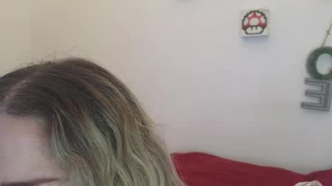 Snapshot of caroline_hernandes chatting on 04/28/26, 12:54 Carolina online show from 04/28/26, 12:54