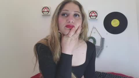 Snapshot of caroline_hernandes chatting on 05/02/26, 03:17 Carolina online show from 05/02/26, 03:17