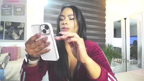 C A R O L I N E online show from 03/09/25, 01:37