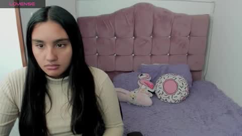 caroline_rodriguez_9 online show from 11/03/25, 07:15
