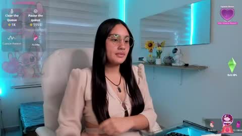 caroline_rodriguez_9 online show from 04/30/26, 09:52