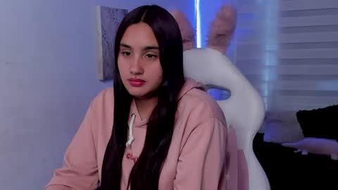 caroline_rodriguez_9 online show from 06/19/26, 07:06