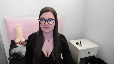 Snapshot of carolineamore chatting on 03/11/26, 05:19 CarolineAmore online show from 03/11/26, 05:19