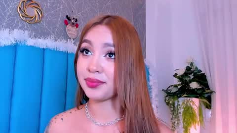 Snapshot of carolineegarcia chatting on 12/21/24, 12:38 CarolineeGarcia online show from 12/21/24, 12:38