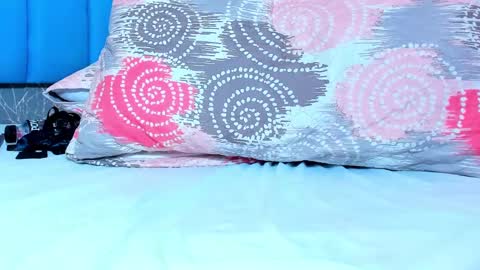 Snapshot of carolineegarcia chatting on 01/10/25, 10:06 CarolineeGarcia online show from 01/10/25, 10:06
