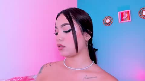 Snapshot of carolineegarcia chatting on 02/11/25, 02:13 CarolineeGarcia online show from 02/11/25, 02:13