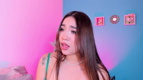 Snapshot of carolineegarcia chatting on 02/22/25, 06:28 CarolineeGarcia online show from 02/22/25, 06:28