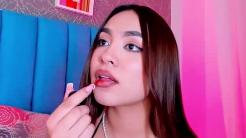 Snapshot of carolineegarcia chatting on 03/07/25, 01:40 CarolineeGarcia online show from 03/07/25, 01:40