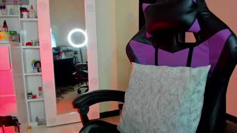 Snapshot of carolineegarcia chatting on 02/10/26, 01:48 CarolineeGarcia online show from 02/10/26, 01:48