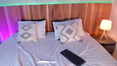 Caroline online show from 09/29/25, 07:40