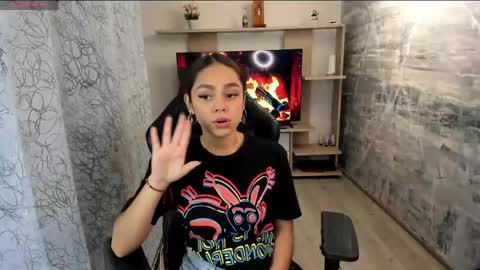 Caroline online show from 05/24/26, 03:06