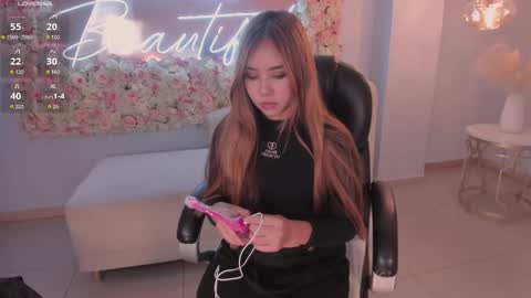 Caro online show from 02/25/25, 11:08