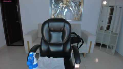 Caro online show from 03/09/25, 10:19