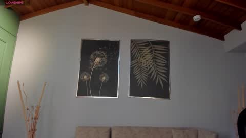 Caro online show from 11/03/25, 10:16