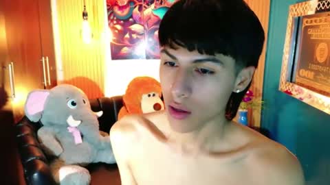 Snapshot of carolinejesh chatting on 05/10/26, 11:59 carolinejesh online show from 05/10/26, 11:59