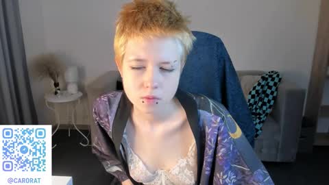 Snapshot of carolinerichter chatting on 09/22/25, 02:13 CarolineRichter online show from 09/22/25, 02:13
