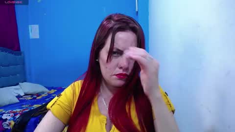 Carolinhe  online show from 06/10/26, 04:01