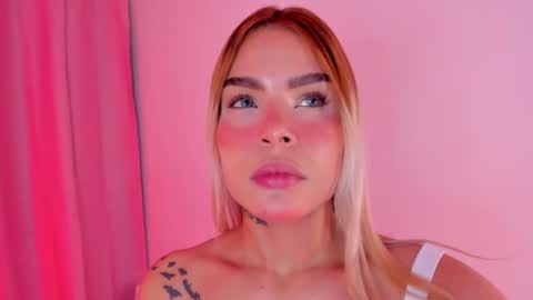 carolinna_ online show from 12/10/24, 01:00