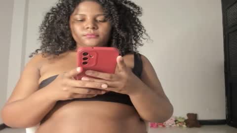 Snapshot of carolinnagomez chatting on 11/20/25, 02:01 Caro online show from 11/20/25, 02:01