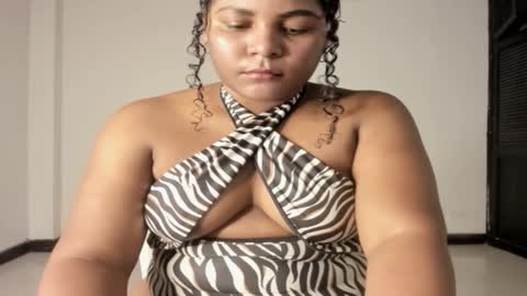 Snapshot of carolinnagomez chatting on 12/02/25, 01:11 Caro online show from 12/02/25, 01:11