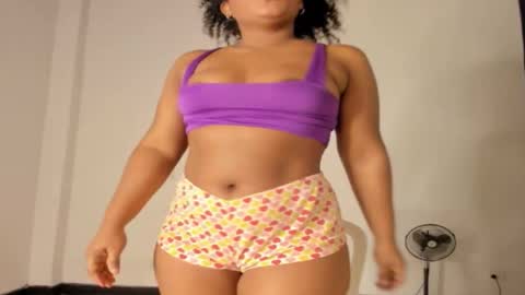 Snapshot of carolinnagomez chatting on 02/14/26, 01:24 Caro online show from 02/14/26, 01:24